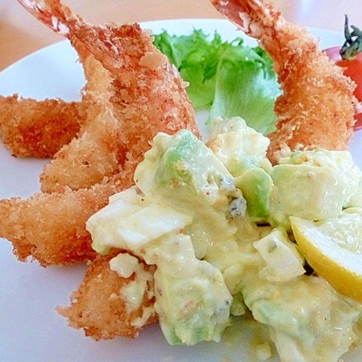 アボカドタルタルで食べるエビフライ レシピ 作り方 By Minohoppe 楽天レシピ